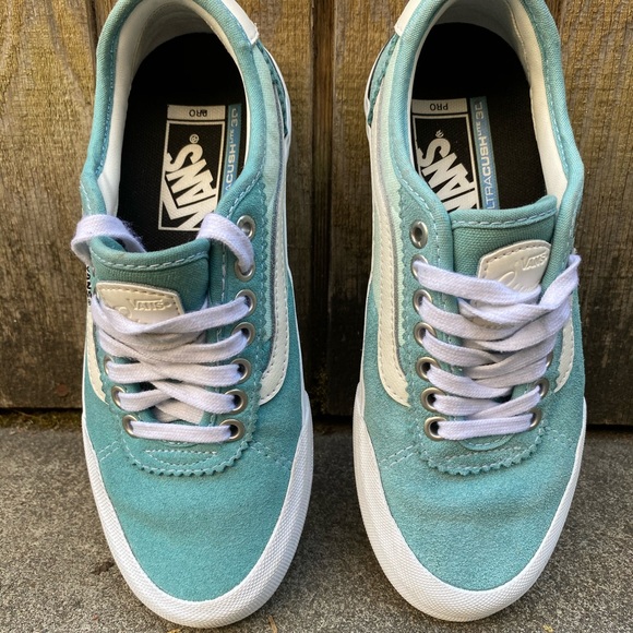 Vans - Picture 3 of 7